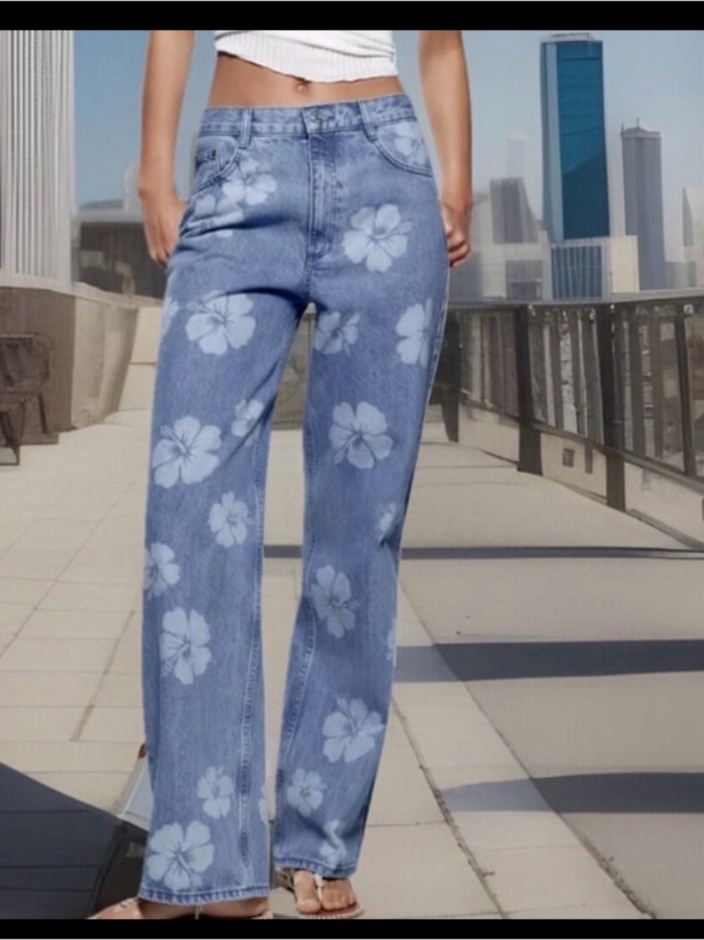 ZARA Wide Leg High Rise Hibiscus Print Jeans Size 2